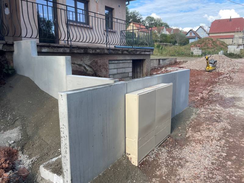 Terrassement, aménagement d'un escalier extérieur à ST PIERRE BOIS